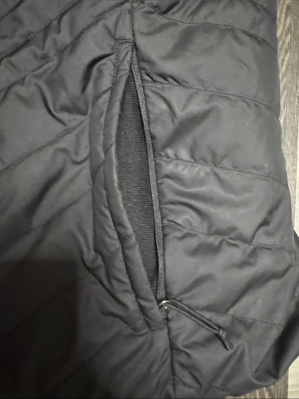 The North Face Women's Black Quilted Vest with Faux-Fur Collar - Picture 4 of 11